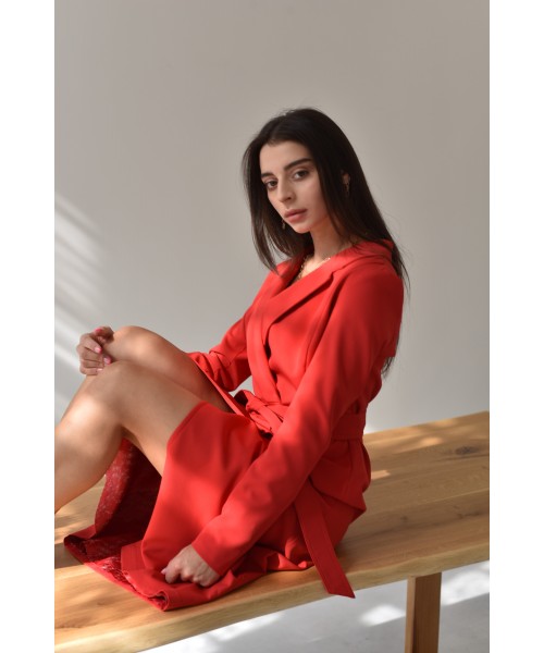 Красное платье с поясом